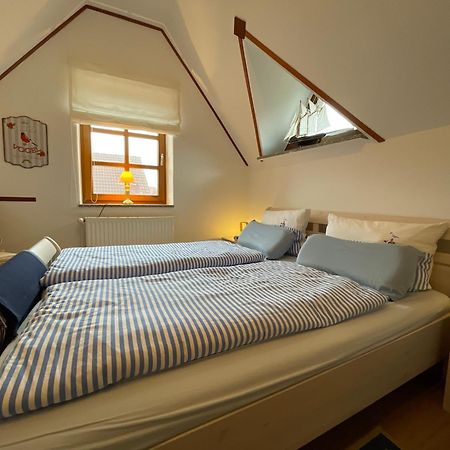 Ferienhaus Henny: 6 Geh-Minuten Vom Hafen. Privater Garten Jemgum Eksteriør bilde