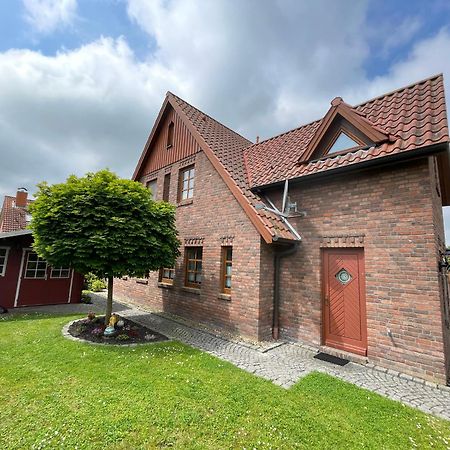 Ferienhaus Henny: 6 Geh-Minuten Vom Hafen. Privater Garten Jemgum Eksteriør bilde